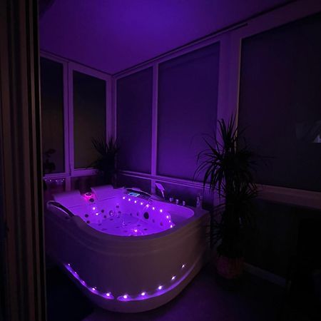 Luxrooms - Hotel Type With Private Jacuzzi Belovár Kültér fotó