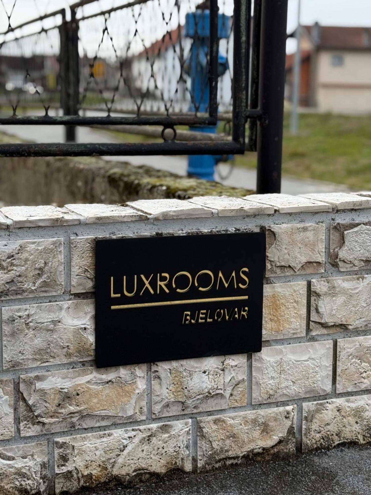 Luxrooms - Hotel Type With Private Jacuzzi Belovár Kültér fotó