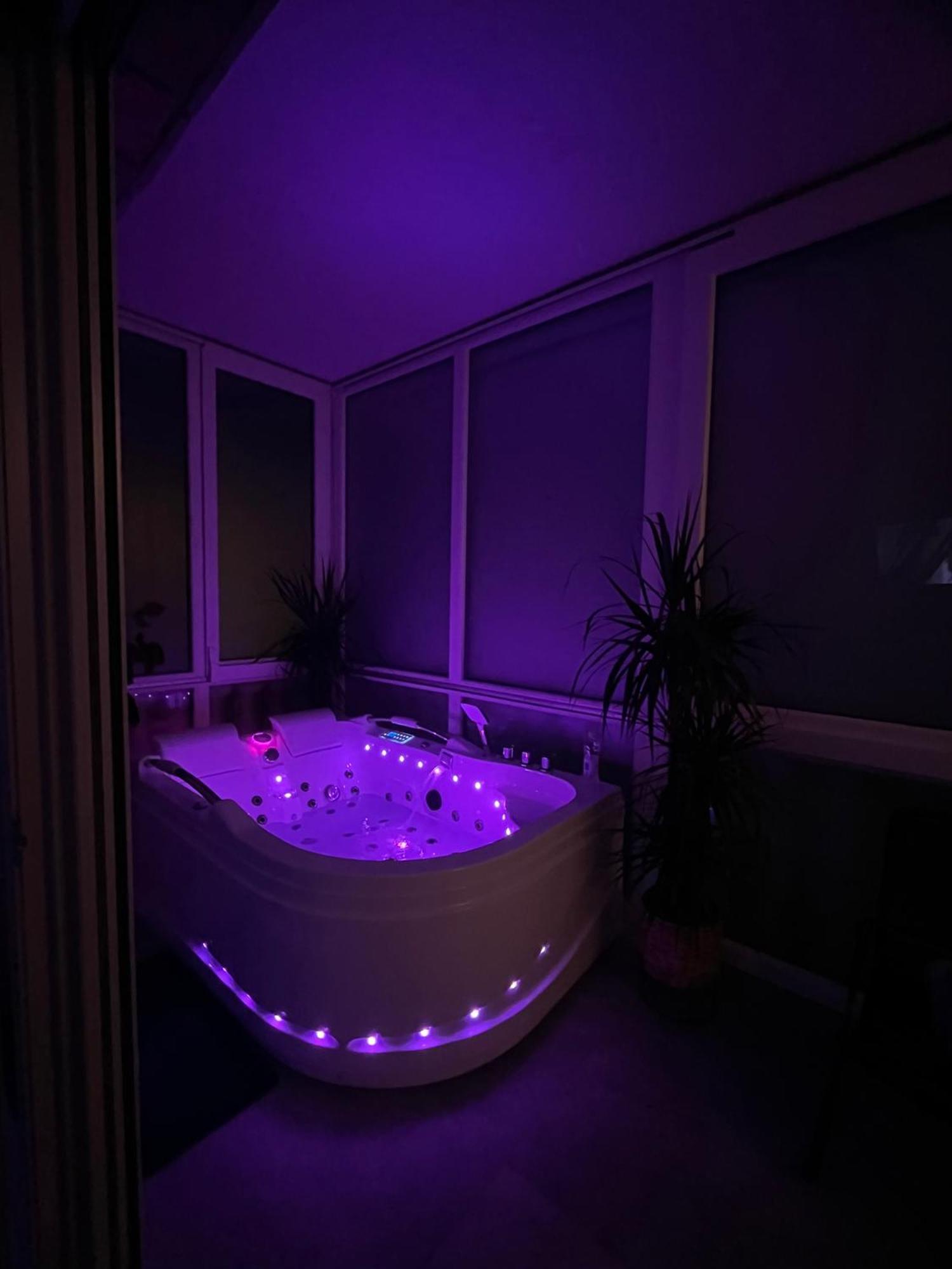 Luxrooms - Hotel Type With Private Jacuzzi Belovár Kültér fotó