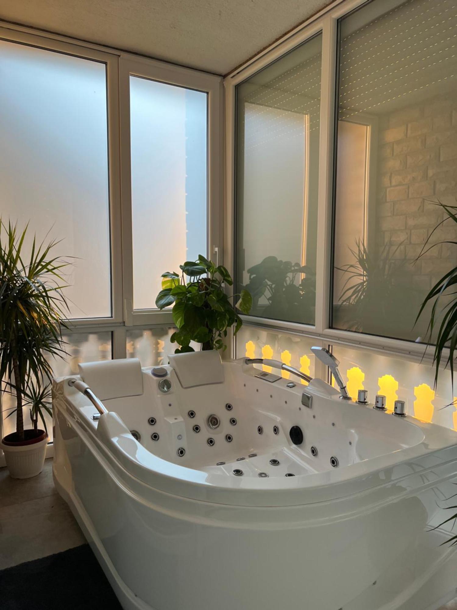 Luxrooms - Hotel Type With Private Jacuzzi Belovár Kültér fotó